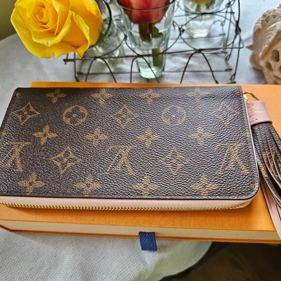 Louis Vuitton  Monogram Pompon Zippy Wallet Rose Ballerine - Picture 1 of 10